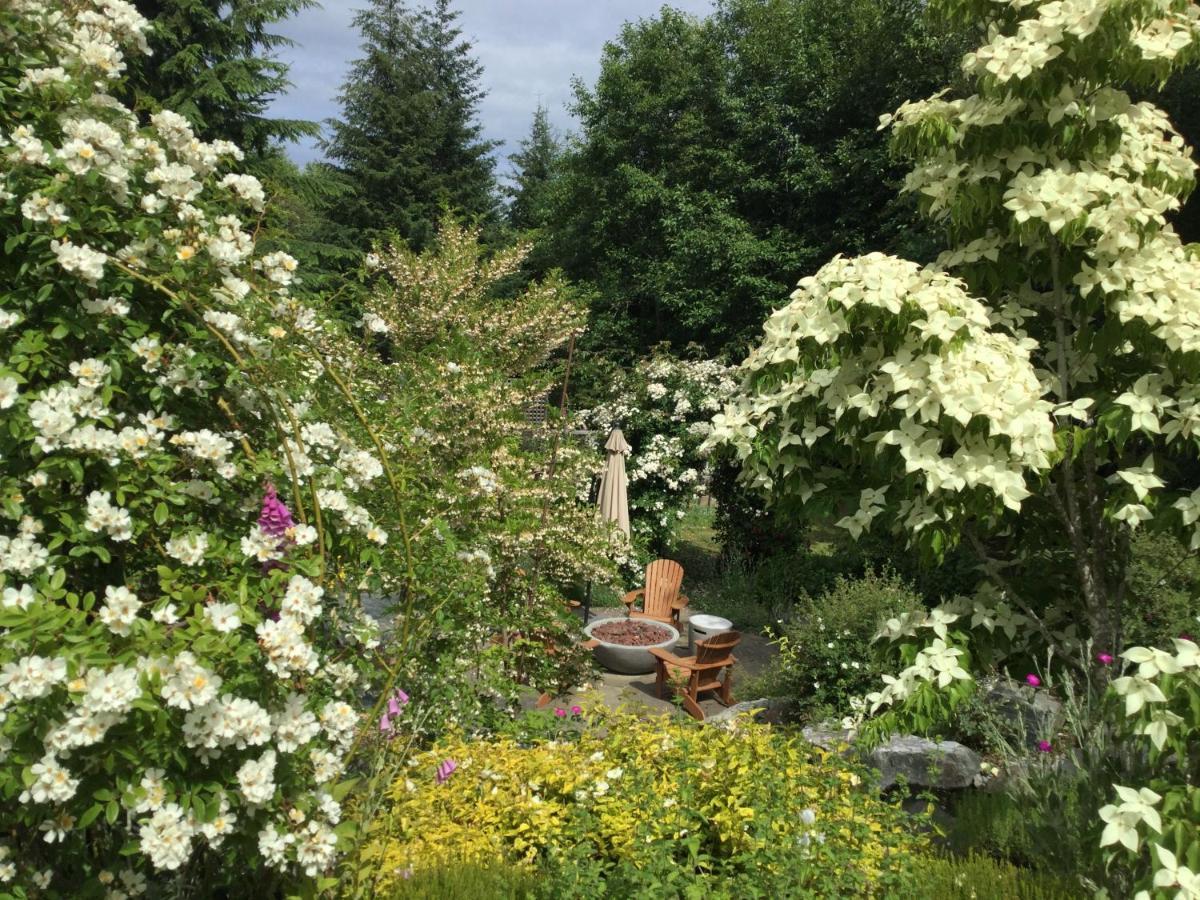 Wetherly Inn & Spa Ganges Bagian luar foto